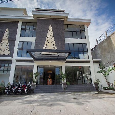 Ivanka Airport Inn Kuta  Exterior photo