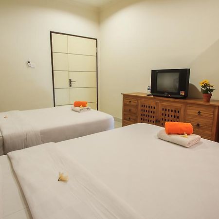 Ivanka Airport Inn Kuta  Exterior photo