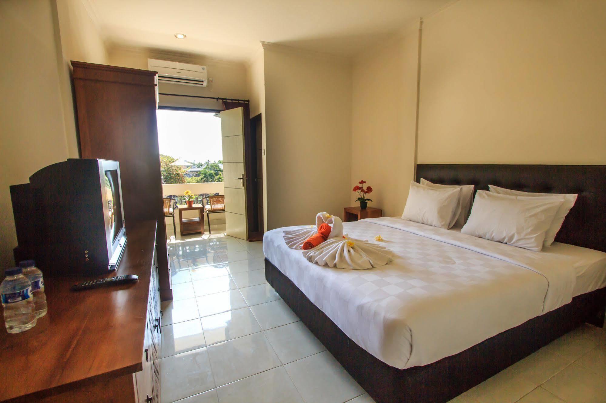 Ivanka Airport Inn Kuta  Exterior photo